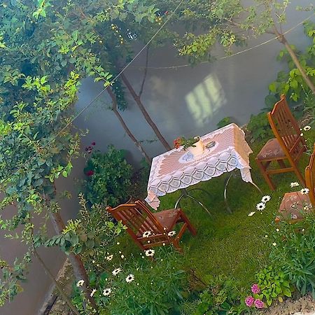Guri Guest House Поградец Екстер'єр фото